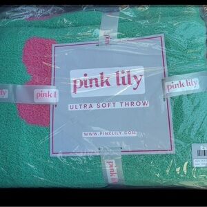 Pink Lily Soft Throw Blanket in Green and Pink